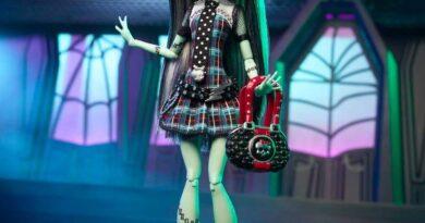 Monster High Draculaura Reproduction Doll Wearing Original Fashion