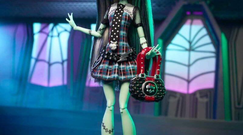 Monster High Draculaura Reproduction Doll Wearing Original Fashion