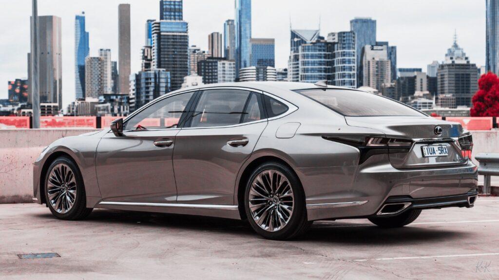 Lexus LS