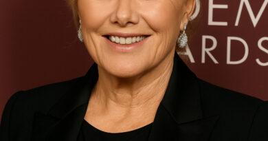 deborra-lee furness