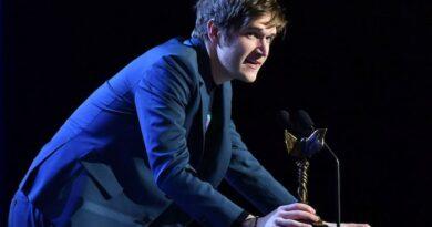 bo burnham net worth