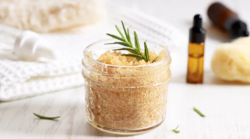 DIY lip scrubs with natural ingredients