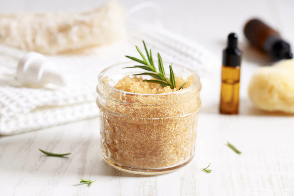 DIY lip scrubs with natural ingredients