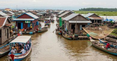 Floating Villages at Tonle Sap: A Day Tour into Khmer Life