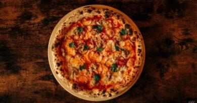 Classic Tuna Pizza