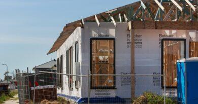 What Are the Top Design Features to Include in a New Build for Better Outdoor Living?