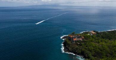 While many dive resorts throughout Fiji offer excellent services, Beqa Lagoon Resort remains a standout choice thanks to its incredible access to Beqa Lagoon’s famous dive sites, professional dive operations, cultural immersion, and serene island ambiance.