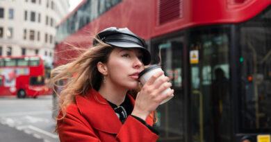Why visit London and what is its gastronomy like?