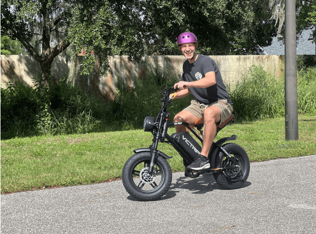 Moped Style Ebikes vs Traditional Electric Bikes: Which Suits Your NYC Lifestyle?