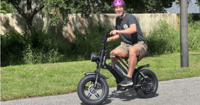 Moped Style Ebikes vs Traditional Electric Bikes: Which Suits Your NYC Lifestyle?