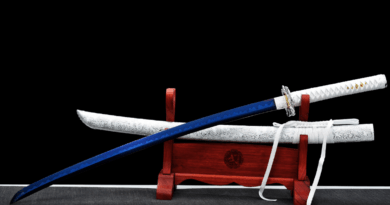 Saber Sword and Damascus Sword: History, Craftsmanship, and Cultural Legacy