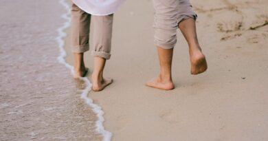 How to Build a Travel Footcare Kit That Works
