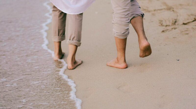 How to Build a Travel Footcare Kit That Works
