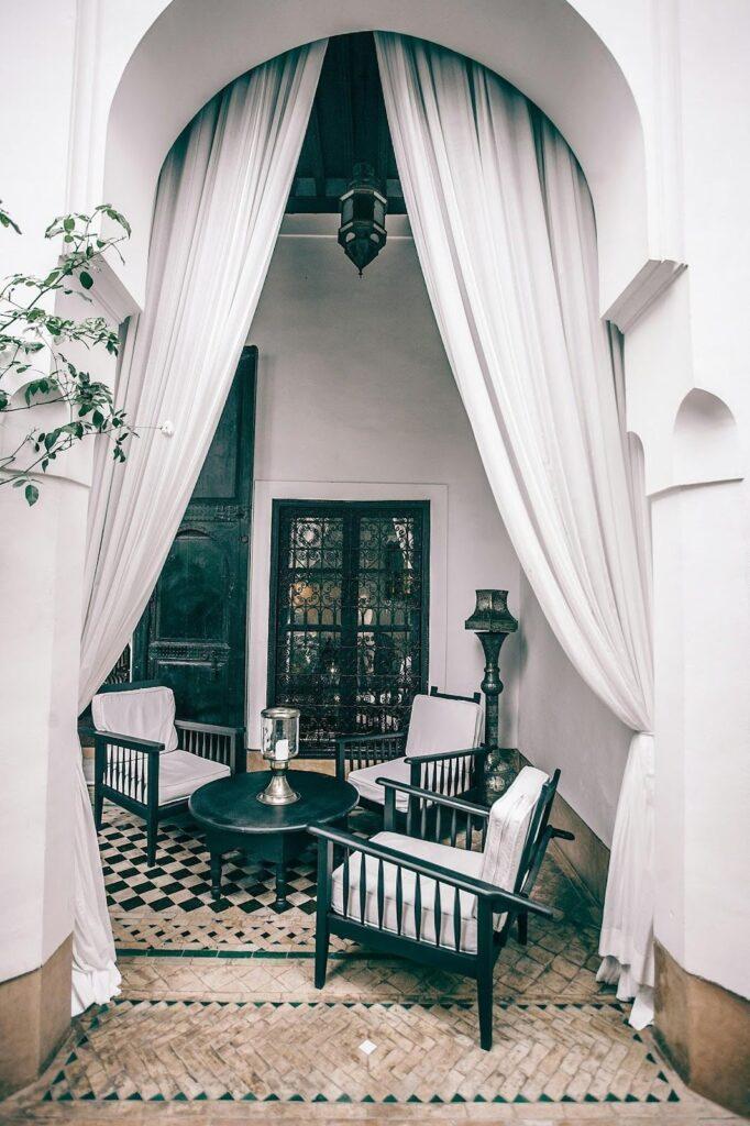 Backyard Entertaining: Outdoor Dining Done Right