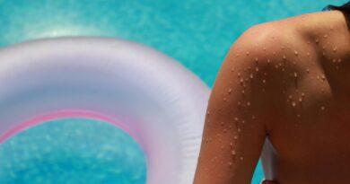 Summer Glow Made Easy: Top At-Home Spray Tan Starter Kits