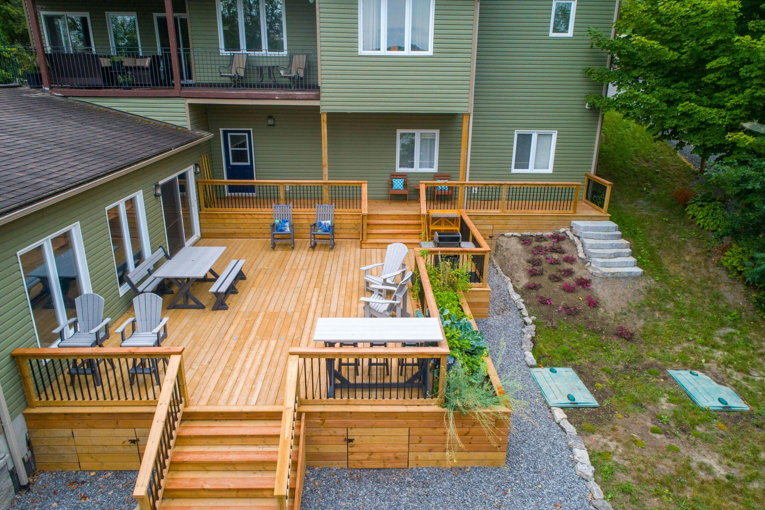 How to Choose the Right Deck Builder in Ottawa: A Homeowner’s