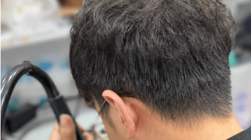 A Samsung Phone in Jurong Often Keeps Going Until the Screen, Battery, or Hinge Fails at the Worst Possible Time