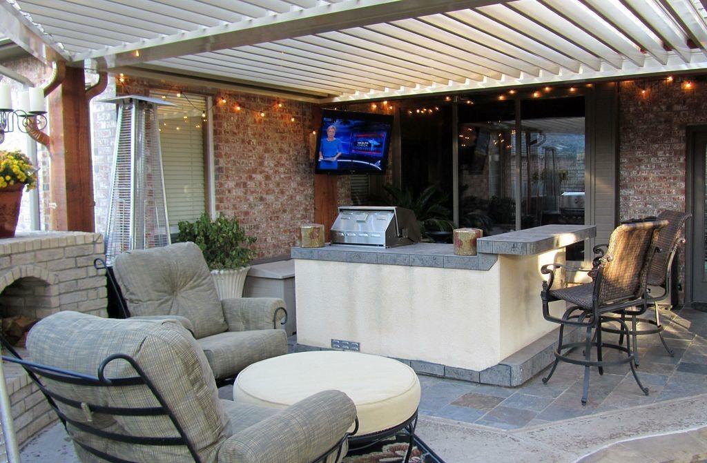 Designing Outdoor Spaces That Make Entertaining Effortless and Enjoyable