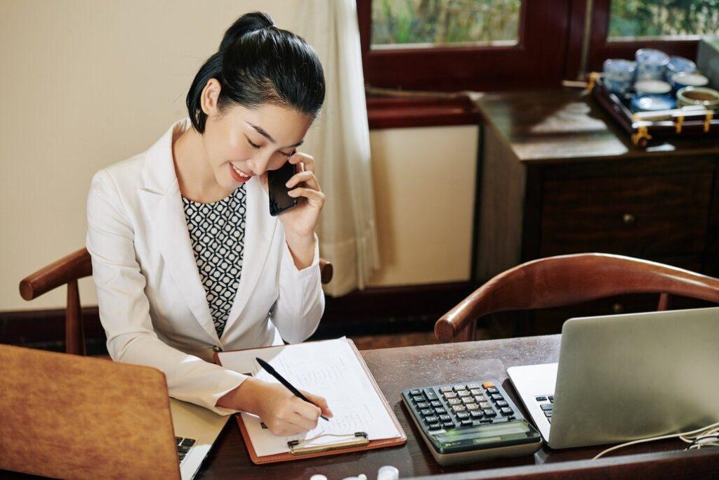Cutting the Overhead: Replacing Conventional Answering Services with an Online Legal Receptionist