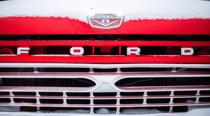 Exploring Amarillo Routes in Style: Travel Luxury with a Ford Car
