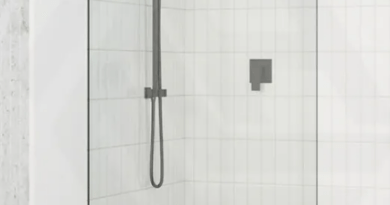 How to Clean Frameless Shower Screens Without Streaks?