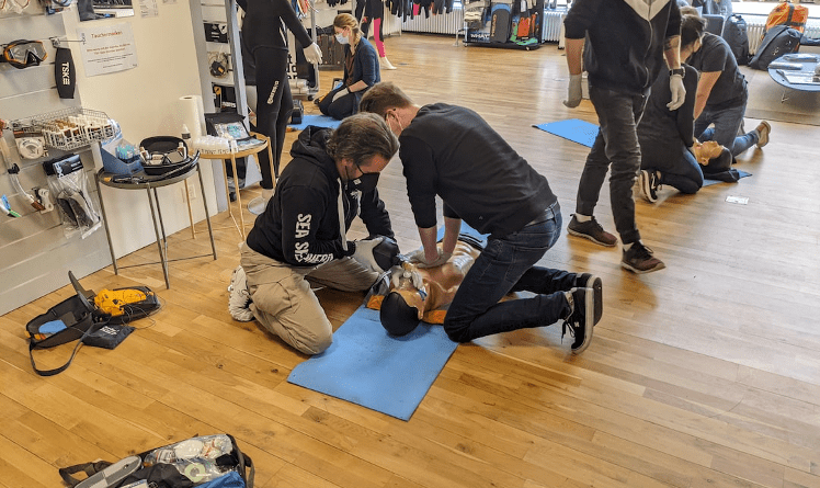 Best CPR Training Group Rates for Workplace Safety Programs