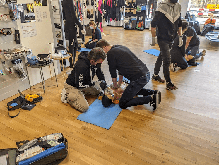 Best CPR Training Group Rates for Workplace Safety Programs