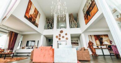What packing methods matter most for mirrors, framed art, and fragile furniture?