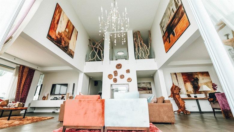 What packing methods matter most for mirrors, framed art, and fragile furniture?
