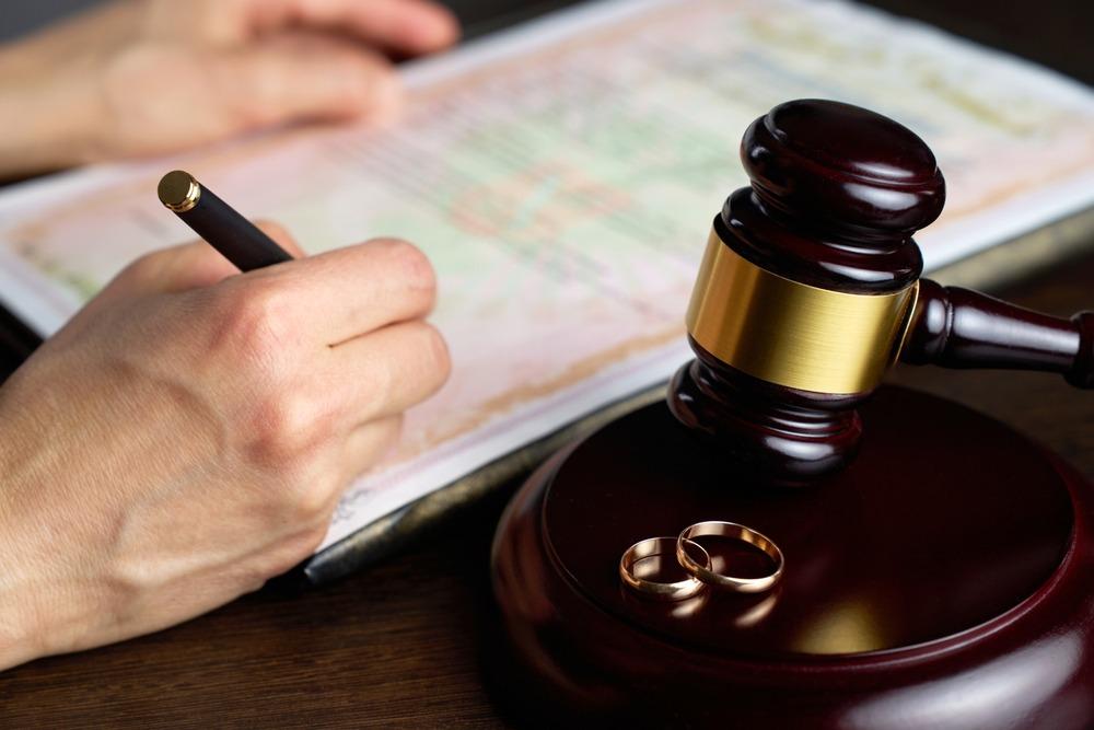 The Hidden Layer Behind Choosing Legal Representation in Family Matters