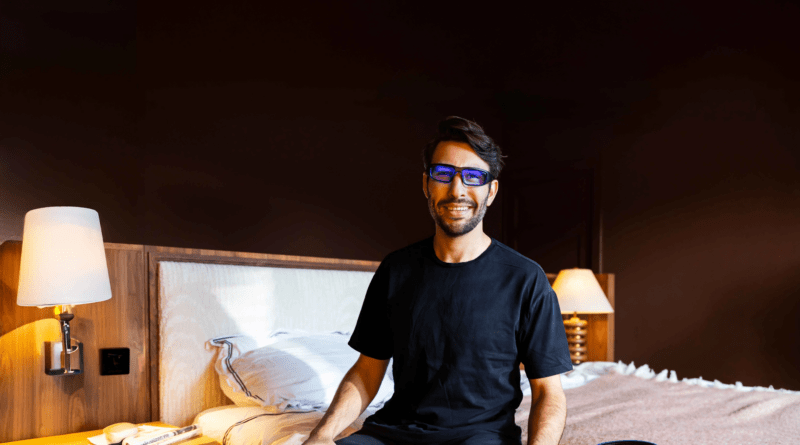 How to Use Blue Light Therapy Glasses to Support Better Energy, Sleep, and Daily Focus