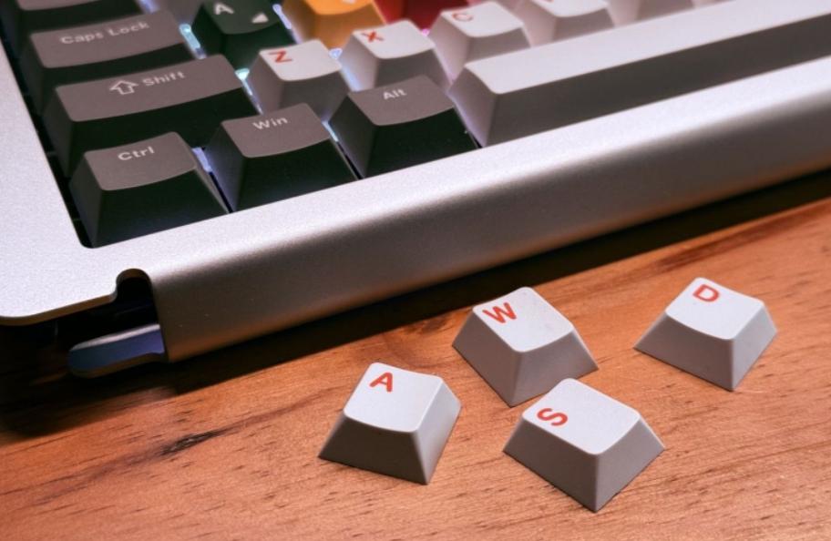 AZERTY Keyboard Explained: Layout, Shortcuts, and Switching Tips