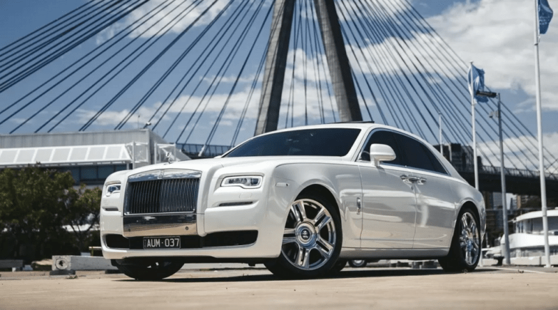 Why Booking Your School Formal Transport Early Makes a Difference