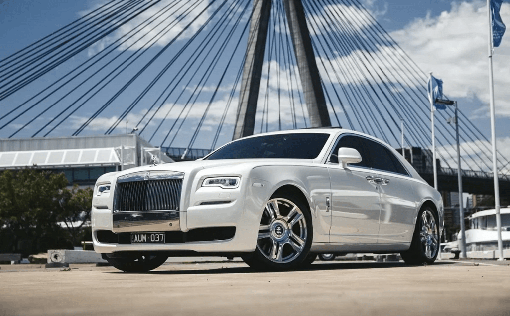 Why Booking Your School Formal Transport Early Makes a Difference