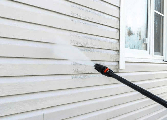 House Power Washing vs. Soft Washing: Which Method Is Right for Your Siding?