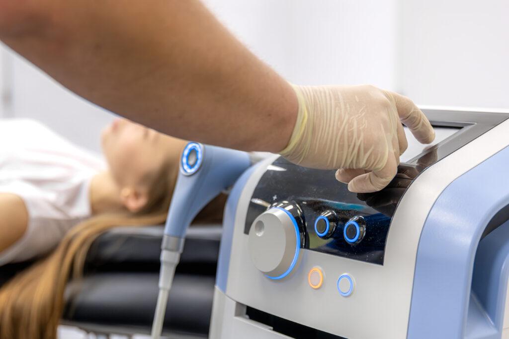 Laser Lipo vs Traditional Liposuction: Which Body Contouring Method Is Right for You?