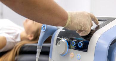 Laser Lipo vs Traditional Liposuction: Which Body Contouring Method Is Right for You?