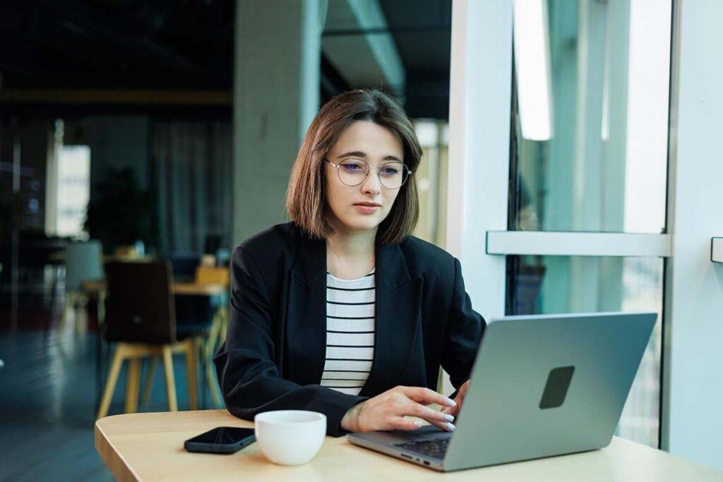 How to Choose the Right AI ML Technology Solution for Your Organization