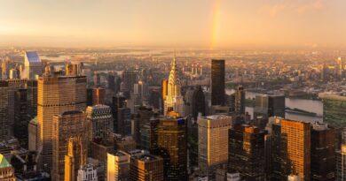 The Penthouse Effect: Why Manhattan Buyers Pay Record Prices