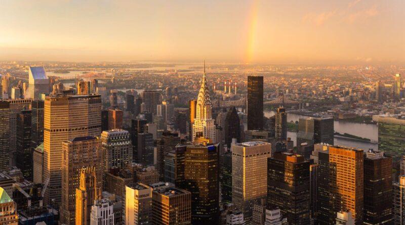 The Penthouse Effect: Why Manhattan Buyers Pay Record Prices