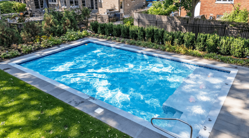 What are The Differences Between Concrete, Fiberglass, and Vinyl Pools?