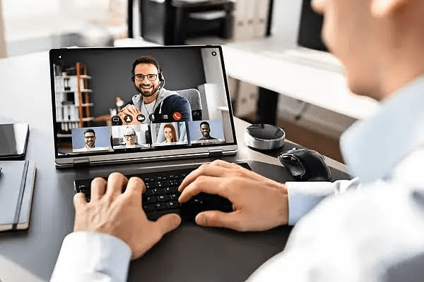 Hybrid Hiring Models Gaining Ground Across UAE Industries