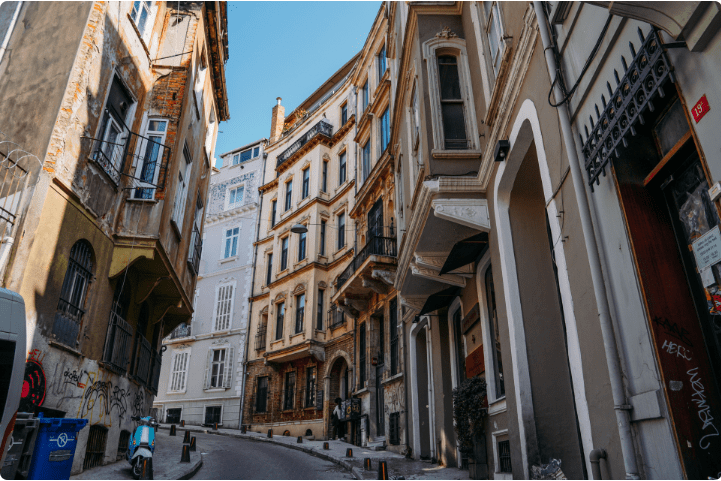 From Istanbul Airport to Karaköy and Galata: What First-Time Visitors Should Know