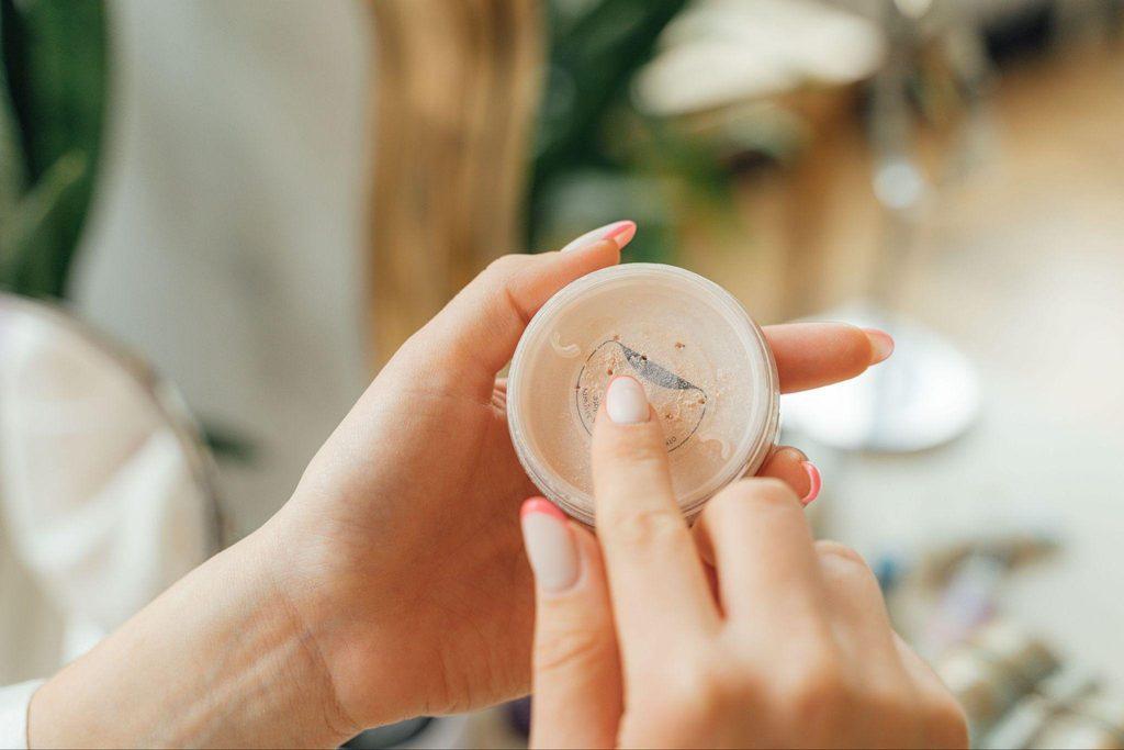Understanding Mineral Makeup: A Complete Guide to Coverage, Finish, and Skin Compatibility