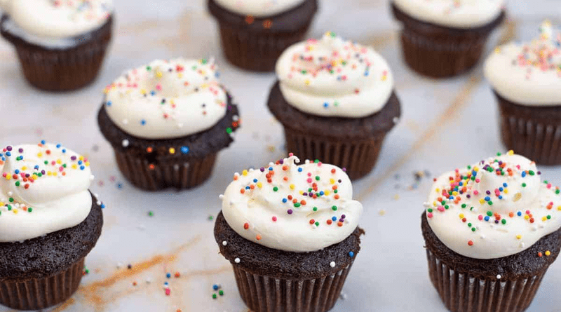 Meal Prep Meets Dessert: Can You Freeze, Store, and Reheat Cupcakes Individually?