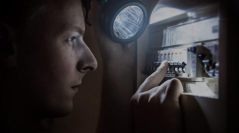 The New York Apartment Blackout Kit: What to Keep Powered When the Grid Goes Down