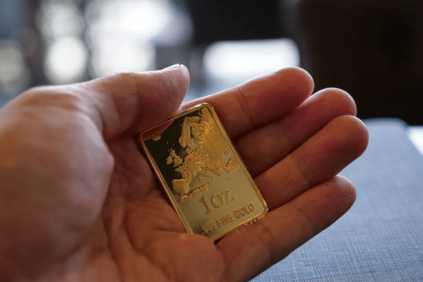 How to Build a Gold Bar Holding Gradually